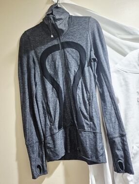 Black Activewear Jacket with Zipper